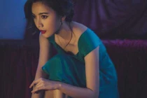 Đi công tác gọi video cho chồng, tôi sốc khi có mái tóc phụ nữ 