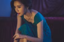 Đi công tác gọi video cho chồng, tôi sốc khi có mái tóc phụ nữ 