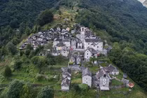 Ngôi làng Thụy Sĩ khốn khổ vì không có trẻ em