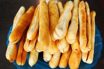 Bán hết 700 bánh mỳ, 5.000 bông hồng, yên tâm nghỉ chống dịch