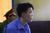 Nước mắt của người mẹ có con bị "tình địch" truy sát tử vong