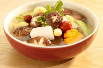 Ngâm nấm hương, thêm hai thứ này nấm sạch bong trong 10 phút