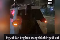 Video: Batman tặng thức ăn cho người vô gia cư