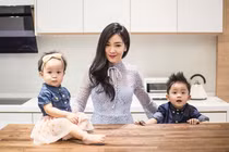 Loạt hot mom gặp rắc rối vì thường khoe ảnh sexy, sang chảnh