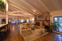 Miley Cyrus rao bán biệt thự lộng lẫy giá 4 triệu USD