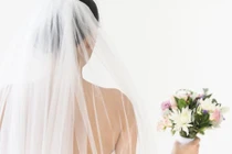 Đêm tân hôn, tôi sững sờ nhận ra sự thật bẽ bàng