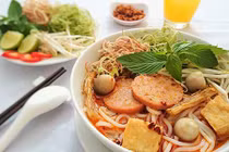 Món ngon mỗi ngày: Tuyệt chiêu nấu bún bò Huế chay cực hấp dẫn