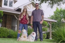 Cặp đôi thường bị đàm tiếu là bố con vì chênh nhau 32 tuổi