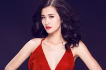 Đông Nhi được khen nhanh trí xử lý sự cố giày mắc kẹt 