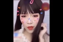 Video: Giật mình phía sau hậu trường livestream của gái xinh