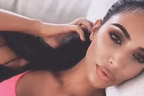 Kim Kardashian gây tranh cãi khi tiết lộ không tẩy trang trước khi ngủ