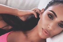 Kim Kardashian gây tranh cãi khi tiết lộ không tẩy trang trước khi ngủ