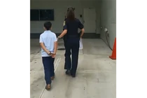 Tranh cãi chuyện học trò 7 tuổi bị còng tay trong trường ở Mỹ