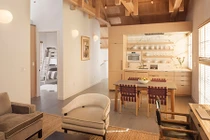 “Hô biến” chuồng ngựa cũ thành nhà đẹp miễn chê