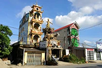 Những lần “biến hình” khó lường của nhà phong thủy kỳ quái ở Hưng Yên