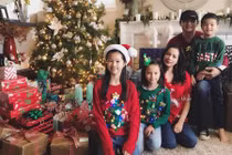 Ngọc Thuý khoe ảnh đón Giáng sinh và hé lộ không gian sống ở Mỹ