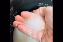 Video: tận dụng nước vo gạo làm nước rửa mặt