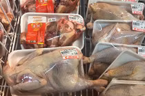 Gà dai không đầu, không nội tạng giá siêu rẻ vào siêu thị