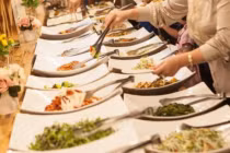 Mánh khoé nhà hàng thường dùng để khách tự móc ví trả tiền gấp đôi