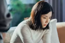 Tiếng trẻ con trong điện thoại chồng khiến tôi phát hiện bí mật ghê sợ