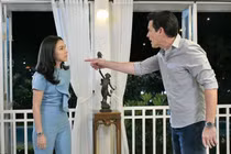 Tôi xin chị dâu chiếc túi cũ và sốc khi phát hiện ra tờ giấy trong đó