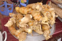 Cảnh báo "khuất mắt trông coi" với vó bò bẩn tẩy trắng bằng hóa chất