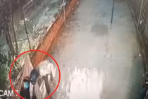 Thanh niên bị trộm "cuỗm" điện thoại khi đang ngủ