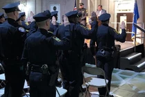 Cảnh sát Mỹ khoe khoang "bắn người là được tiền"