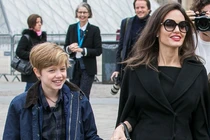 Cô con gái 15 tuổi của Angelina Jolie