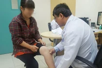 Giảm cân thần tốc bằng leo cầu thang, mẹ 9x ôm trái đắng