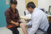 Giảm cân thần tốc bằng leo cầu thang, mẹ 9x ôm trái đắng