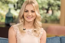 Rich kid Nga nổi tiếng là tiểu thư chịu chi