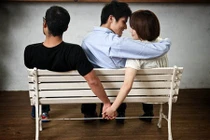 Ngoại tình với vợ cũ, nam bác sĩ chết lặng khi biết sự thật