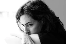 Hoang mang vì bắt quả tang chồng sắp cưới xem phim sex trong chăn