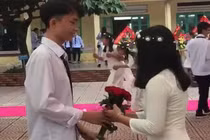 Tỏ tình trong ngày khai giảng, nam sinh nhận kết ngọt ngào