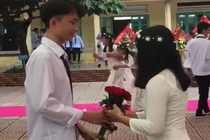 Tỏ tình trong ngày khai giảng, nam sinh nhận kết ngọt ngào
