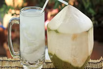 4 công dụng tuyệt vời của nước dừa trong ngày nắng nóng