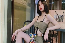 Vòng eo 52cm của hot girl trà sữa đánh bại nữ hoàng nội y Ngọc Trinh