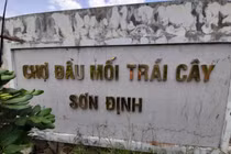 Chợ đầu mối hoành tráng bỏ hoang, tốn 3 triệu/tháng canh giữ