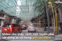 Video: Cần cẩu rơi từ tầng 34 xuống đường trong giờ cao điểm