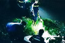 Vợ trẻ nhảy sông tự vẫn làm chồng chết đuối