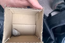 Mua Iphone nhận về cục gạch