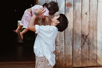 Bất ngờ trước cuộc sống đời thường ở quê nhà của HH H'Hen Niê