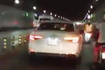 Video: Xe sang Audi chạy kiểu “đường của mình” trong hầm vượt sông Sài Gòn