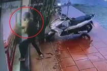 Video: Cầm búa đập kính cướp tiệm vàng trong 3 giây ở Quảng Nam