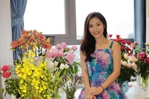 Thót tim cảnh tung váy suýt "lộ hàng" của bà xã "Shark" Hưng