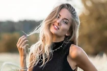 'Nữ thần điền kinh' người Đức cao 1,80 m, là người mẫu bán chuyên