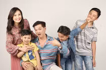 Hậu ly hôn showbiz: Dư luận còn sốt sắng hơn người trong cuộc