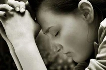 Ân hận vì cưu mang người thân nhưng lại làm tổn thương con gái