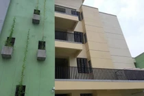 Bị bạn bắt nạt, nam sinh nhảy lầu tự tử nhưng may mắn không chết